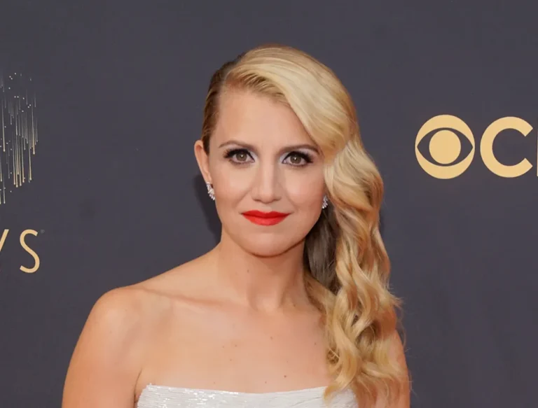 Annaleigh Ashford Joins Ben Stiller & Jessica Chastain in Apple TV+’s ‘The Off Weeks’ Limited Series