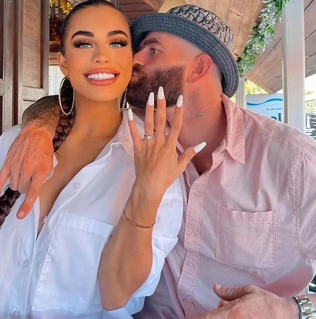 katie engagement with boyfriend
